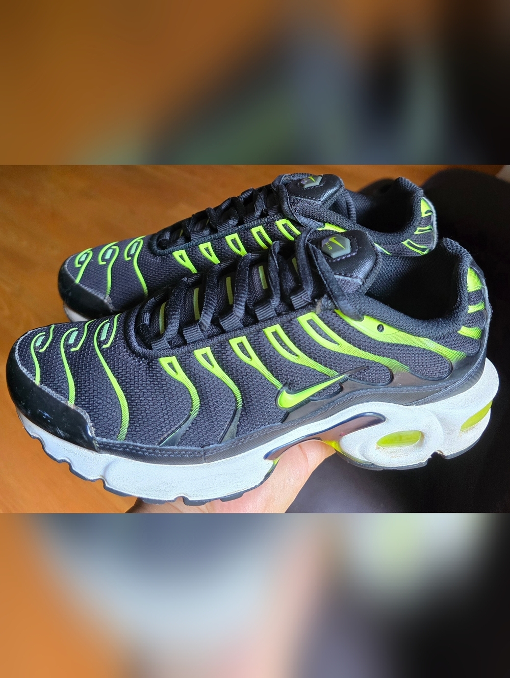 Sz 4Y Big Kids NIKE AIR MAX PLUS TN 'Black Volt Neon' Athletic Shoes